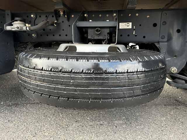 エルフトラック 2t積・平ボディ・AEBSカメラ・ナビ・AT 2t積・平ボディ・AEBSカメラ・フルセグナビ・AT・レーンアシスト・フォグランプ・左電格ミラー・ETC・ドラレコ・キーレス・ドアバイザー・ゲートプロテクタ・荷台内寸 L3124 W1622 H382(27枚目)