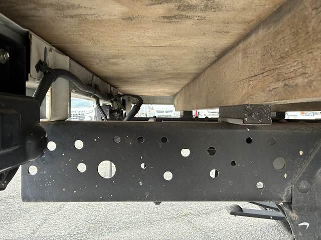 エルフトラック 2t積・平ボディ・AEBSカメラ・ナビ・AT 2t積・平ボディ・AEBSカメラ・フルセグナビ・AT・レーンアシスト・フォグランプ・左電格ミラー・ETC・ドラレコ・キーレス・ドアバイザー・ゲートプロテクタ・荷台内寸 L3124 W1622 H382(32枚目)