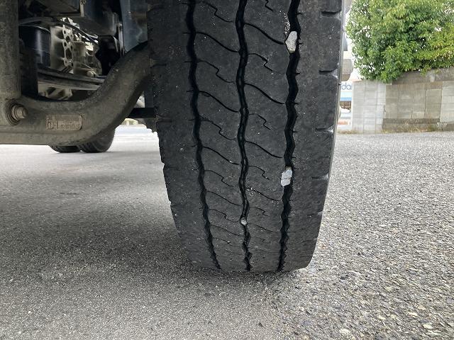 フォワード 3.75t積・ダンプ・コボレーン付・6MT 3.75t積・ダンプ・コボレーン付・6MT・フォグランプ・左電格ミラー・アイドルアップ・ETC・ドアバイザー・フロアゴムマット・荷台内寸 L3400 W2059 H313(32枚目)