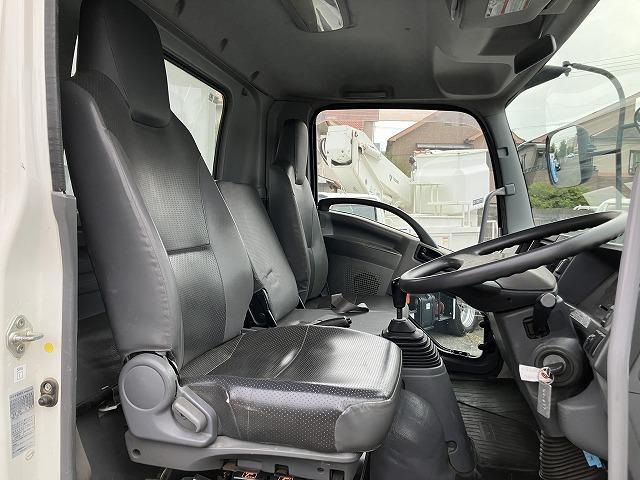 フォワード 3.75t積・ダンプ・コボレーン付・6MT 3.75t積・ダンプ・コボレーン付・6MT・フォグランプ・左電格ミラー・アイドルアップ・ETC・ドアバイザー・フロアゴムマット・荷台内寸 L3400 W2059 H313(48枚目)
