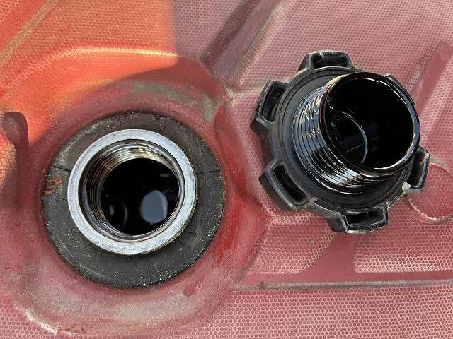 デュトロ 3t積・セミロング・平ボディ・5MT・プリクラ 3t積・セミロング・平ボディ・5MT・プリクラ・歩み掛け・バックカメラ・外ナビ・アシストゲート・ロープホール5対・左電格ミラー・シートカバー・ETC・荷台内寸 L3562 W1784 H365(19枚目)