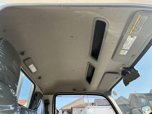 デュトロ 3t積・セミロング・平ボディ・5MT・プリクラ 3t積・セミロング・平ボディ・5MT・プリクラ・歩み掛け・バックカメラ・外ナビ・アシストゲート・ロープホール5対・左電格ミラー・シートカバー・ETC・荷台内寸 L3562 W1784 H365(25枚目)