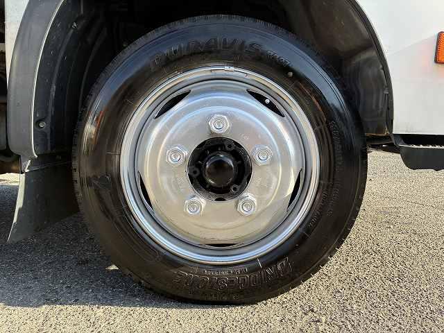 デュトロ 3t積・セミロング・平ボディ・5MT・プリクラ 3t積・セミロング・平ボディ・5MT・プリクラ・歩み掛け・バックカメラ・外ナビ・アシストゲート・ロープホール5対・左電格ミラー・シートカバー・ETC・荷台内寸 L3562 W1784 H365(34枚目)