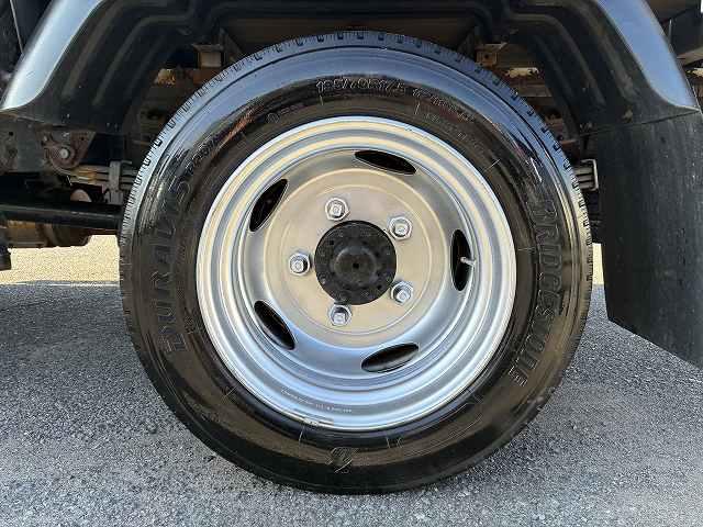 デュトロ 3t積・セミロング・平ボディ・5MT・プリクラ 3t積・セミロング・平ボディ・5MT・プリクラ・歩み掛け・バックカメラ・外ナビ・アシストゲート・ロープホール5対・左電格ミラー・シートカバー・ETC・荷台内寸 L3562 W1784 H365(36枚目)