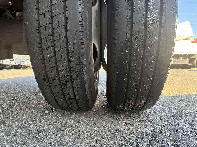 デュトロ 3t積・セミロング・平ボディ・5MT・プリクラ 3t積・セミロング・平ボディ・5MT・プリクラ・歩み掛け・バックカメラ・外ナビ・アシストゲート・ロープホール5対・左電格ミラー・シートカバー・ETC・荷台内寸 L3562 W1784 H365(40枚目)