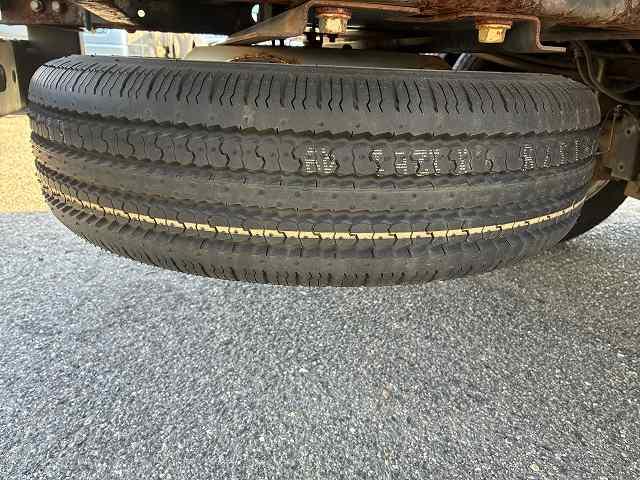 デュトロ 3t積・セミロング・平ボディ・5MT・プリクラ 3t積・セミロング・平ボディ・5MT・プリクラ・歩み掛け・バックカメラ・外ナビ・アシストゲート・ロープホール5対・左電格ミラー・シートカバー・ETC・荷台内寸 L3562 W1784 H365(42枚目)