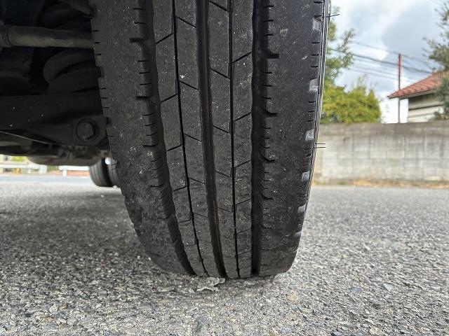 キャンター ２ｔ積・標準ロング・平ボディ・衝突軽減ブレーキ・ナビ・ＡＴ　２ｔ積・標準ロング・平ボディ・衝突軽減ブレーキ・ナビ・ＡＴ・バックカメラ・ＥＴＣ・電格ミラー・キーレス・フォグランプ・ドライブレコーダー（ＳＤ欠）メッキパーツ荷台内寸　Ｌ４３５８　Ｗ１７９３　Ｈ３７７（18枚目）