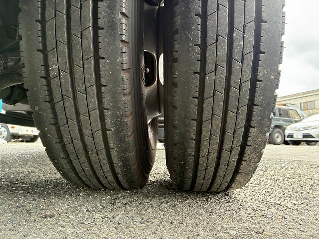 キャンター ２ｔ積・標準ロング・平ボディ・衝突軽減ブレーキ・ナビ・ＡＴ　２ｔ積・標準ロング・平ボディ・衝突軽減ブレーキ・ナビ・ＡＴ・バックカメラ・ＥＴＣ・電格ミラー・キーレス・フォグランプ・ドライブレコーダー（ＳＤ欠）メッキパーツ荷台内寸　Ｌ４３５８　Ｗ１７９３　Ｈ３７７（19枚目）