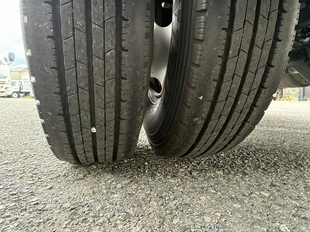 キャンター ２ｔ積・標準ロング・平ボディ・衝突軽減ブレーキ・ナビ・ＡＴ　２ｔ積・標準ロング・平ボディ・衝突軽減ブレーキ・ナビ・ＡＴ・バックカメラ・ＥＴＣ・電格ミラー・キーレス・フォグランプ・ドライブレコーダー（ＳＤ欠）メッキパーツ荷台内寸　Ｌ４３５８　Ｗ１７９３　Ｈ３７７（20枚目）