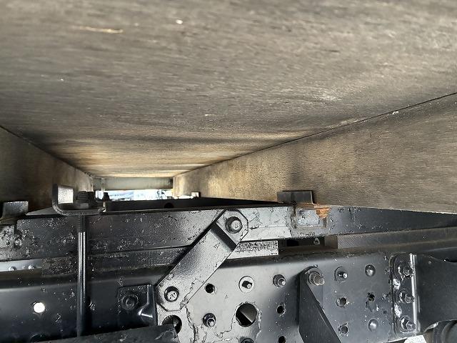 キャンター ２ｔ積・標準ロング・平ボディ・衝突軽減ブレーキ・ナビ・ＡＴ　２ｔ積・標準ロング・平ボディ・衝突軽減ブレーキ・ナビ・ＡＴ・バックカメラ・ＥＴＣ・電格ミラー・キーレス・フォグランプ・ドライブレコーダー（ＳＤ欠）メッキパーツ荷台内寸　Ｌ４３５８　Ｗ１７９３　Ｈ３７７（27枚目）