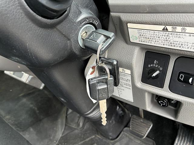 キャンター ２ｔ積・標準ロング・平ボディ・衝突軽減ブレーキ・ナビ・ＡＴ　２ｔ積・標準ロング・平ボディ・衝突軽減ブレーキ・ナビ・ＡＴ・バックカメラ・ＥＴＣ・電格ミラー・キーレス・フォグランプ・ドライブレコーダー（ＳＤ欠）メッキパーツ荷台内寸　Ｌ４３５８　Ｗ１７９３　Ｈ３７７（34枚目）