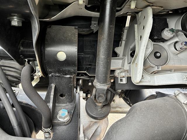 キャンター ２ｔ積・標準ロング・平ボディ・衝突軽減ブレーキ・ナビ・ＡＴ　２ｔ積・標準ロング・平ボディ・衝突軽減ブレーキ・ナビ・ＡＴ・バックカメラ・ＥＴＣ・電格ミラー・キーレス・フォグランプ・ドライブレコーダー（ＳＤ欠）メッキパーツ荷台内寸　Ｌ４３５８　Ｗ１７９３　Ｈ３７７（43枚目）