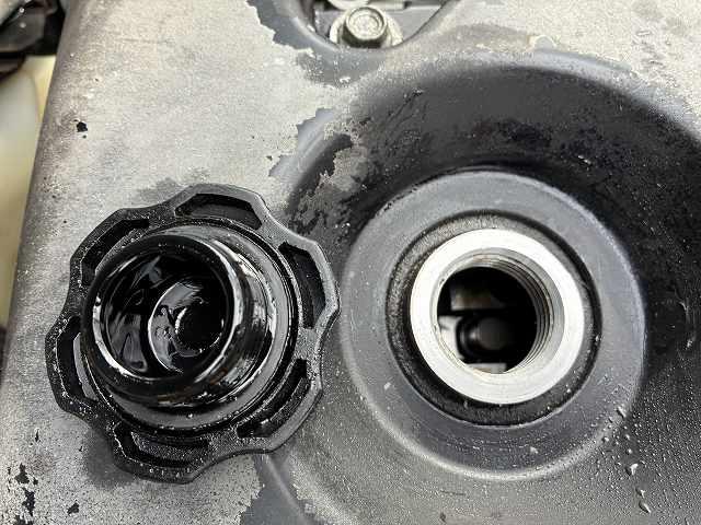 エルフトラック 2t積・5MT・10尺・平ボディ・ロープ穴3対・メッキパーツ ・2t積・5MT・10尺・平ボディ・ロープ穴3対・メッキパーツ・5t未満・車検付・坂道発進補助装置・ゲートチェーン・フォグランプ・ライトレベライザー・荷台内寸 L3123 W1616 H367(19枚目)