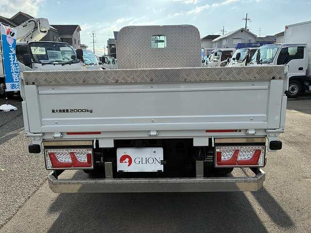 エルフトラック ２ｔ積・平・ＡＴ・メッキパーツ・全低床・検査付　２ｔ積・平・ＡＴ・メッキパーツ・全低床・フルセグナビ・左電格ミラー・フォグランプ・シートカバー・キーレス・ゲートチェーン・ホイールキャップ・荷台内寸　Ｌ３１１０　Ｗ１６０５　Ｈ３８０（7枚目）