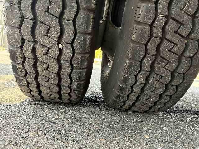 エルフトラック ２ｔ積・平・ＡＴ・メッキパーツ・全低床・検査付　２ｔ積・平・ＡＴ・メッキパーツ・全低床・フルセグナビ・左電格ミラー・フォグランプ・シートカバー・キーレス・ゲートチェーン・ホイールキャップ・荷台内寸　Ｌ３１１０　Ｗ１６０５　Ｈ３８０（31枚目）