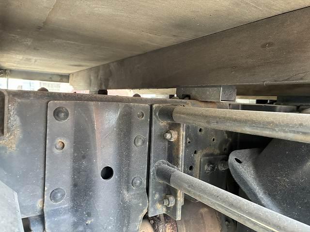 エルフトラック ２ｔ積・平・ＡＴ・メッキパーツ・全低床・検査付　２ｔ積・平・ＡＴ・メッキパーツ・全低床・フルセグナビ・左電格ミラー・フォグランプ・シートカバー・キーレス・ゲートチェーン・ホイールキャップ・荷台内寸　Ｌ３１１０　Ｗ１６０５　Ｈ３８０（35枚目）