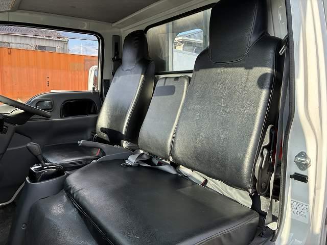 エルフトラック ２ｔ積・平・ＡＴ・メッキパーツ・全低床・検査付　２ｔ積・平・ＡＴ・メッキパーツ・全低床・フルセグナビ・左電格ミラー・フォグランプ・シートカバー・キーレス・ゲートチェーン・ホイールキャップ・荷台内寸　Ｌ３１１０　Ｗ１６０５　Ｈ３８０（37枚目）