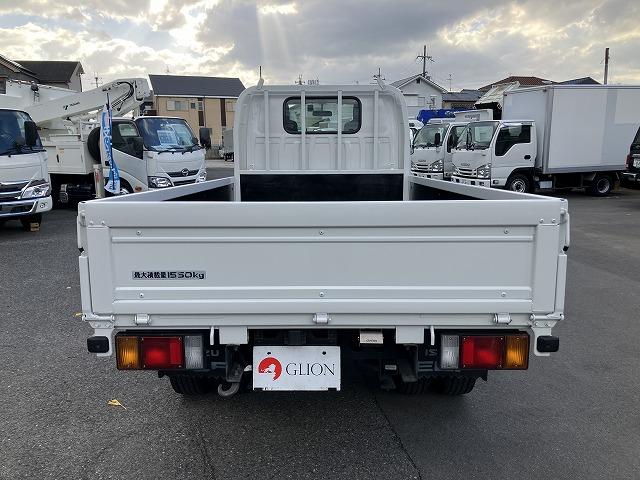 エルフトラック １．５５ｔ積・平ボディ・ナビ付・５ｔ未満・ＡＴ　１．５５ｔ積・平ボディ・ナビ付・５ｔ未満・ＡＴ・プリクラ・レーンアシスト・フォグランプ・左右電格ミラー・バックカメラ・ＥＴＣ・ドラレコ・キーレス・荷台内寸　Ｌ３１１９　Ｗ１６３３　Ｈ３７７（7枚目）