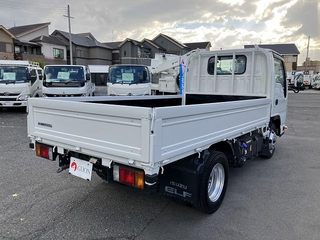 エルフトラック １．５５ｔ積・平ボディ・ナビ付・５ｔ未満・ＡＴ　１．５５ｔ積・平ボディ・ナビ付・５ｔ未満・ＡＴ・プリクラ・レーンアシスト・フォグランプ・左右電格ミラー・バックカメラ・ＥＴＣ・ドラレコ・キーレス・荷台内寸　Ｌ３１１９　Ｗ１６３３　Ｈ３７７（8枚目）