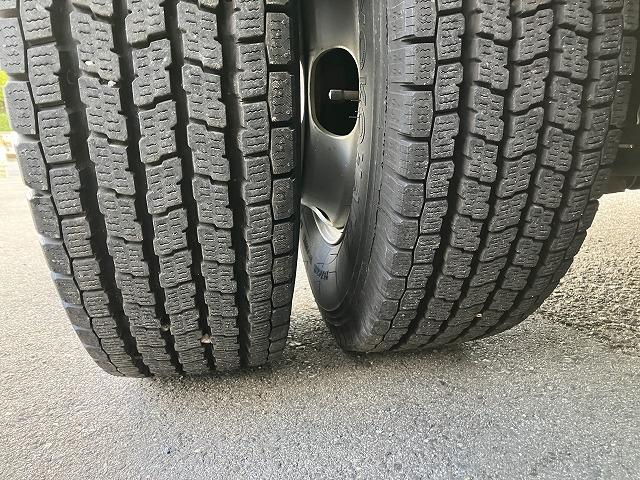 エルフトラック １．５５ｔ積・平ボディ・ナビ付・５ｔ未満・ＡＴ　１．５５ｔ積・平ボディ・ナビ付・５ｔ未満・ＡＴ・プリクラ・レーンアシスト・フォグランプ・左右電格ミラー・バックカメラ・ＥＴＣ・ドラレコ・キーレス・荷台内寸　Ｌ３１１９　Ｗ１６３３　Ｈ３７７（29枚目）