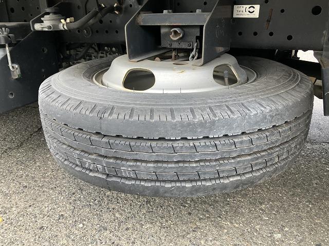 エルフトラック １．５５ｔ積・平ボディ・ナビ付・５ｔ未満・ＡＴ　１．５５ｔ積・平ボディ・ナビ付・５ｔ未満・ＡＴ・プリクラ・レーンアシスト・フォグランプ・左右電格ミラー・バックカメラ・ＥＴＣ・ドラレコ・キーレス・荷台内寸　Ｌ３１１９　Ｗ１６３３　Ｈ３７７（31枚目）