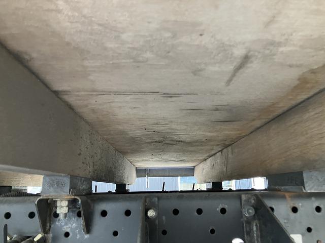 エルフトラック １．５５ｔ積・平ボディ・ナビ付・５ｔ未満・ＡＴ　１．５５ｔ積・平ボディ・ナビ付・５ｔ未満・ＡＴ・プリクラ・レーンアシスト・フォグランプ・左右電格ミラー・バックカメラ・ＥＴＣ・ドラレコ・キーレス・荷台内寸　Ｌ３１１９　Ｗ１６３３　Ｈ３７７（33枚目）