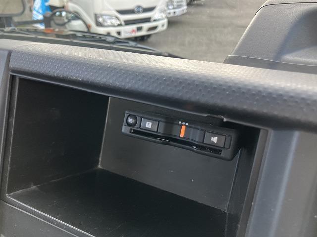 エルフトラック １．５５ｔ積・平ボディ・ナビ付・５ｔ未満・ＡＴ　１．５５ｔ積・平ボディ・ナビ付・５ｔ未満・ＡＴ・プリクラ・レーンアシスト・フォグランプ・左右電格ミラー・バックカメラ・ＥＴＣ・ドラレコ・キーレス・荷台内寸　Ｌ３１１９　Ｗ１６３３　Ｈ３７７（38枚目）