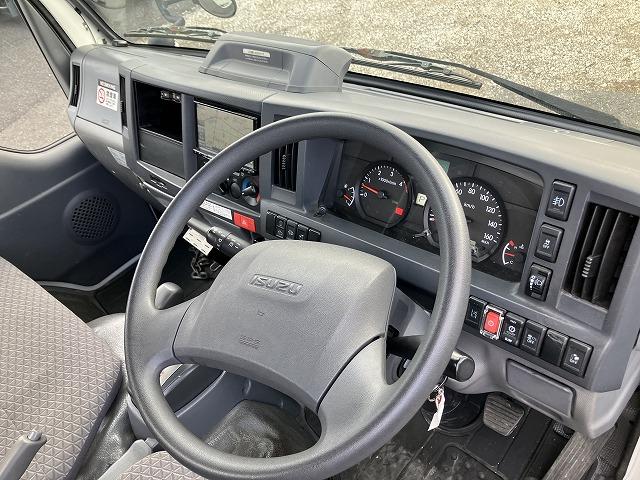 エルフトラック １．５５ｔ積・平ボディ・ナビ付・５ｔ未満・ＡＴ　１．５５ｔ積・平ボディ・ナビ付・５ｔ未満・ＡＴ・プリクラ・レーンアシスト・フォグランプ・左右電格ミラー・バックカメラ・ＥＴＣ・ドラレコ・キーレス・荷台内寸　Ｌ３１１９　Ｗ１６３３　Ｈ３７７（48枚目）