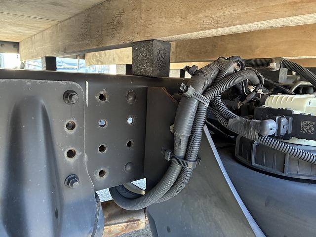 キャンター ２ｔ積・平ボディ・１０尺・バックカメラ・５ＭＴ　・２ｔ積・平ボディ・１０尺・Ｂカメラ・５ＭＴ・衝突軽減ブレーキ・レーンキープアシスト・メッキパーツ・キーレス・フォグランプ・ＥＴＣ・ドラレコ（ＳＤ欠）・荷台内寸　Ｌ３１１８Ｗ１６１６Ｈ３７９☆荷台鉄板（19枚目）