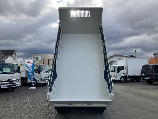 エルフトラック ３ｔ積・ダンプ・１０尺・ＡＴ・コボレーン・中間ピン　３ｔ積・ダンプ・１０尺・ＡＴ・コボレーン・中間ピン・衝突軽減ブレーキ・車線逸脱警報装置・フルセグナビ・左電格ミラー・ＡＥＢＳカメラ・ＥＴＣ・キーレス・荷台内寸　Ｌ３０５４　Ｗ１５９８　Ｈ３７３（7枚目）