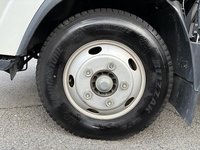 エルフトラック ー３０℃・冷蔵冷凍車・サイド扉・ワイドロング　ー３０℃・冷蔵冷凍車・サイド扉・東プレ製（２０１８．１）・前後冷凍機・２ｔ積・ＡＴ・Ｂカメラ・左電格ミラー・オートエアコン・ラッシングレール２段・荷台内寸　Ｌ４６０１　Ｗ１９７１　Ｈ２０６４（24枚目）