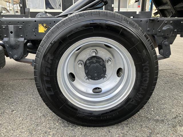 エルフトラック 全低床・強化ダンプ・コボレーン・５ＭＴ・ワンオーナー　・３ｔ積・全低床・新明和製強化ダンプ・ＤＲ２－０１１０ＳＹ・コボレーン・５ＭＴ・ワンオーナー・中間ピン・メッキパーツ・ＨＳＡ・ＥＴＣ・ドアバイザー・荷台内寸　Ｌ３０５４　Ｗ１６０３　Ｈ３７４（43枚目）