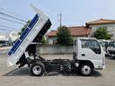 エルフトラック ４ＷＤ・２ｔ積・５ＭＴ・全低床ダンプ・中間ピン付　中間ピン　コボレーン　ＥＴＣ　左電格ミラー　アイドルアップ　左電格ミラー　坂道発進補助装置　ライトレベライザー　ドアバイザー　キーレス（5枚目）
