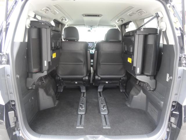 ヴェルファイア ２．４Ｚ　Ｇ’ｓ　Ｇｓ専用シート　１９インチＡＷ　エアロ　Ｐスタート　フロアマット　アルパイン９インチナビ　フルセグ　Ｂｌｕｅｔｏｏｔｈ　Ｂカメラ　革巻ハンドル　ステリモ　両側パワースライドドア　ＬＥＤ　ＥＴＣ（17枚目）