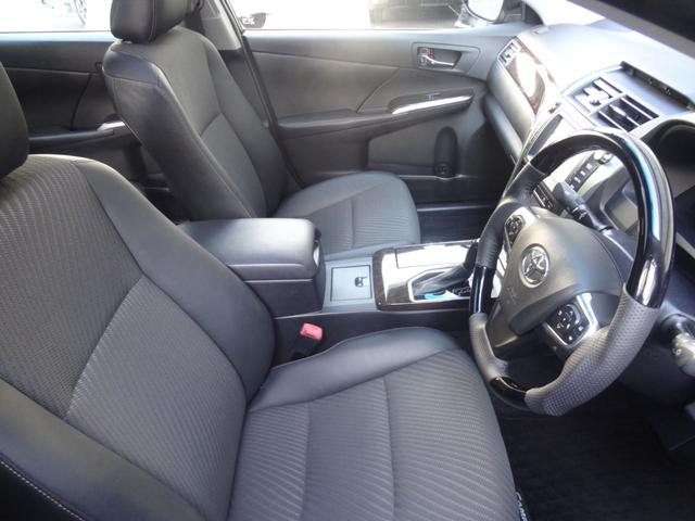 カムリ ハイブリッド Gパッケージ・プレミアムブラック サンルーフ モデリスタエアロ ハーフレザー クルコン 運転席パワーシート 純正SDナビ スマートキー 障害物センサー Pスタート 純正AW 革巻コンビハンドル バックカメラ Bluetooth(11枚目)