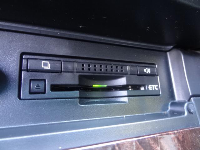 カムリ ハイブリッド Gパッケージ・プレミアムブラック サンルーフ モデリスタエアロ ハーフレザー クルコン 運転席パワーシート 純正SDナビ スマートキー 障害物センサー Pスタート 純正AW 革巻コンビハンドル バックカメラ Bluetooth(31枚目)