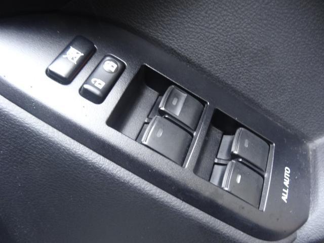 ランドクルーザープラド ＴＸ　４ＷＤ　リフトアップ　ブロックタイヤ　昇降用はしご　専用カスタムパーツ　社外マフラー　昇降用ステップ　プッシュスタート　ヒッチメンバー　ルーフレール　社外ＬＥＤ　Ｆフォグ　ＭＴモード　ナビ　Ｂカメラ（26枚目）