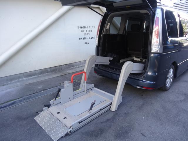 セレナ Hスター チェアキャブ リフタータイプ 福祉車両 チェアキャブ リフトタイプ 両側Pスラ クルコン スマートキー Pスタート 純正ナビ BT接続 バックカメラ 革巻きハンドル Fフォグ HID フルセグ(15枚目)