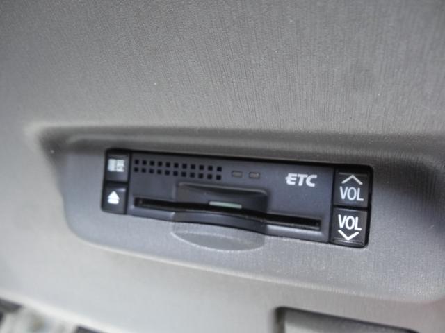 プリウス Sツーリングセレクション プッシュスタート ルーフ・ドアノブ・ミラーブラック塗装 ツーリングAW ETC 純正SDナビ バックカメラ LED Fフォグ ステアリングリモコン CD ワンセグ オートライト オートエアコン(17枚目)