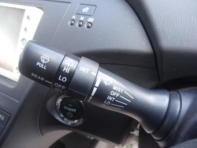 プリウス Sツーリングセレクション プッシュスタート ルーフ・ドアノブ・ミラーブラック塗装 ツーリングAW ETC 純正SDナビ バックカメラ LED Fフォグ ステアリングリモコン CD ワンセグ オートライト オートエアコン(20枚目)