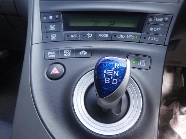 プリウス Sツーリングセレクション プッシュスタート ルーフ・ドアノブ・ミラーブラック塗装 ツーリングAW ETC 純正SDナビ バックカメラ LED Fフォグ ステアリングリモコン CD ワンセグ オートライト オートエアコン(25枚目)