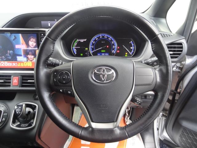 ヴォクシー ハイブリッドV フルエアロ(モデリスタ) モデリスタバンパー クルコン 両側Pスラ 10インチアルパインナビ 10.2インチ後席モニター 社外17インチAW シートヒーター スマートキー Pスタート(15枚目)