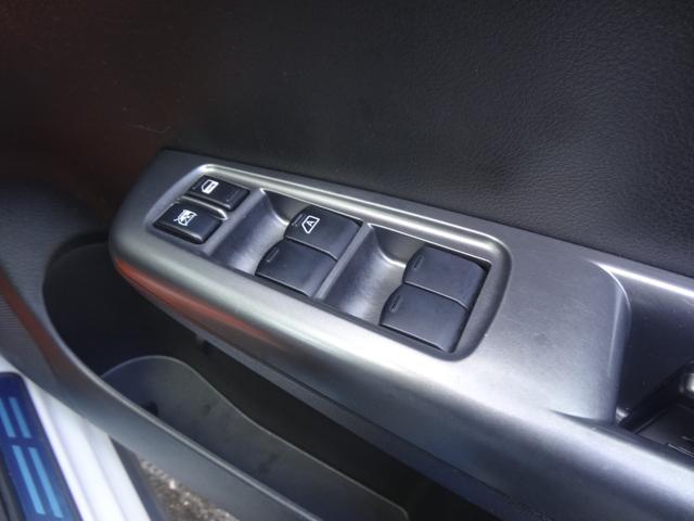 ＸＶ ２．０ｉ　４ＷＤ　ルーフレール　ＨＩＤ　Ｆフォグ　ＭＴモード　スマートキー　Ｐスタート　純正ＡＷ　社外ＡＷ　社外ナビ　ワンセグ　エコモード　オートエアコン（21枚目）