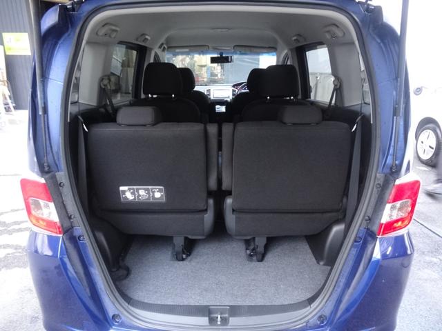 フリード Ｇ　ジャストセレクション　スマートキー　左側パワースライドドア　ＥＴＣ　バックカメラ　純正メモリーナビ　ワンセグＴＶ　ＣＤ　ＤＶＤ　オートエアコン　オートライト　ステリモ（12枚目）