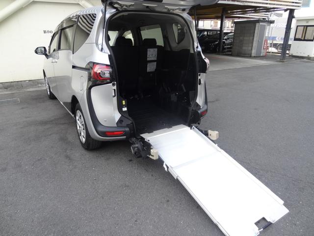 シエンタ G 車椅子仕様車タイプI助手席セカンドシート付 ワンオーナー ディーラー記録簿 スローパー 車いす固定装置 両側Pスラ エアサス LED Fフォグ TSS スマートキー Pスタート コーナーセンサー(11枚目)