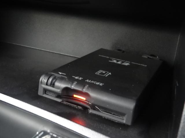 セレナ ハイウェイスター S-ハイブリッド Vセレクション 両側パワースライドドア 後席モニター クルコン スマートキー Pスタート 純正AW 純正ナビ 革巻きハンドル バックカメラ Bluetooth Fフォグ フルセグ ETC CD DVD HID(26枚目)