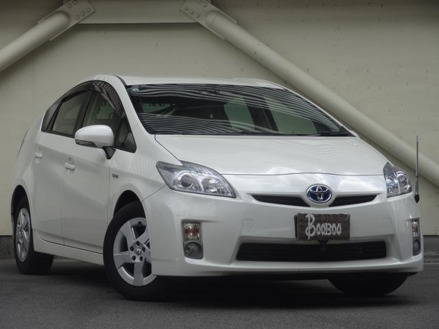 プリウス Ｓ　スマートキー　Ｐスタート　純正ＡＷ　純正ＨＤＤナビ　バックカメラ　フロントカメラ　Ｂｌｕｅｔｏｏｔｈ　ＣＤ　ＤＶＤフルセグ　ＥＴＣ　オートライト　オートエアコン　Ｆフォグ　ステリモ（4枚目）