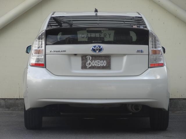 プリウス Ｓ　スマートキー　Ｐスタート　純正ＡＷ　純正ＨＤＤナビ　バックカメラ　フロントカメラ　Ｂｌｕｅｔｏｏｔｈ　ＣＤ　ＤＶＤフルセグ　ＥＴＣ　オートライト　オートエアコン　Ｆフォグ　ステリモ（7枚目）