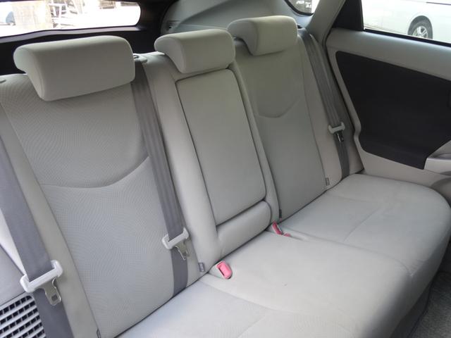 プリウス Ｓ　スマートキー　Ｐスタート　純正ＡＷ　純正ＨＤＤナビ　バックカメラ　フロントカメラ　Ｂｌｕｅｔｏｏｔｈ　ＣＤ　ＤＶＤフルセグ　ＥＴＣ　オートライト　オートエアコン　Ｆフォグ　ステリモ（10枚目）