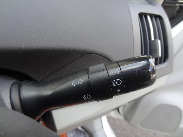 プリウス Ｓ　スマートキー　Ｐスタート　純正ＡＷ　純正ＨＤＤナビ　バックカメラ　フロントカメラ　Ｂｌｕｅｔｏｏｔｈ　ＣＤ　ＤＶＤフルセグ　ＥＴＣ　オートライト　オートエアコン　Ｆフォグ　ステリモ（17枚目）